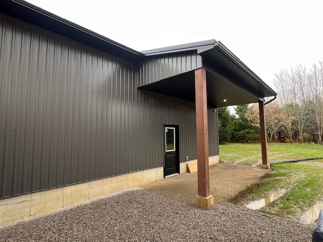 Barndominiums and shops — photo 2 of 4